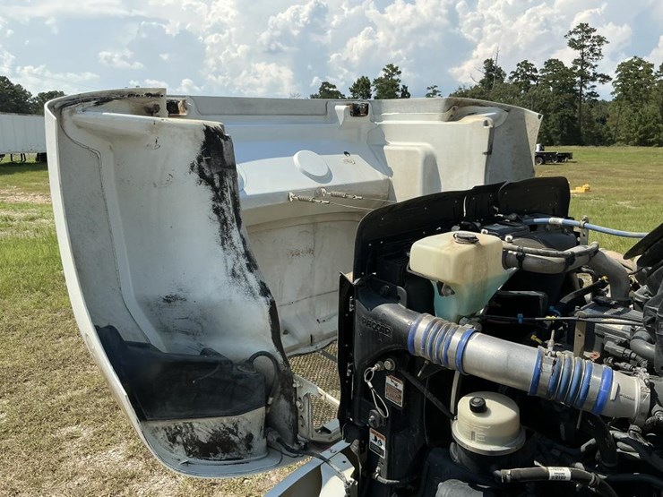 2020-peterbilt-337-image-35