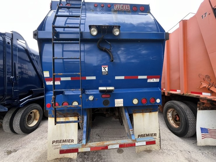 #1631-•-2005-mack-garbage-truck-image-5