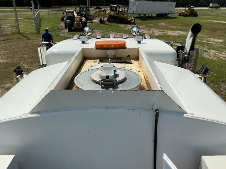 2020-peterbilt-337-image-87