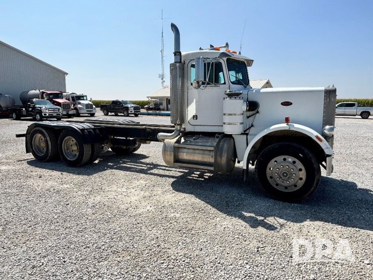 1986-peterbilt-359-image-6