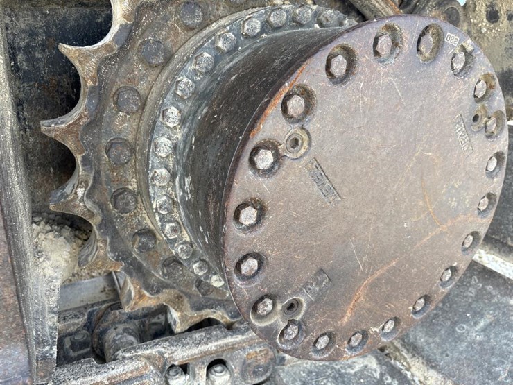 2014-deere-380g-lc-image-37