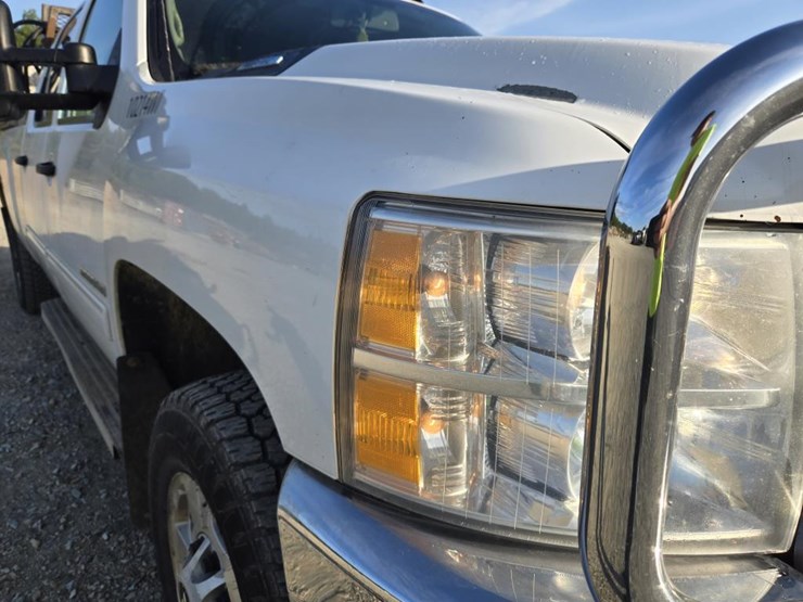 2012-chevrolet-silverado-2500-image-14