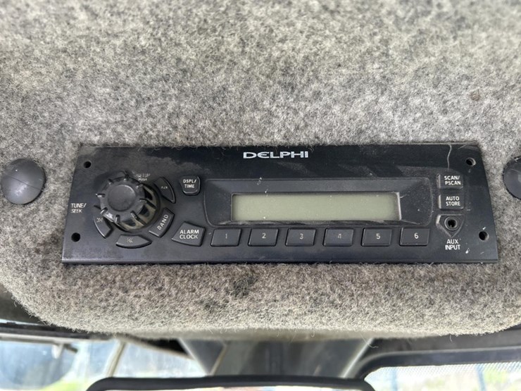 2014-deere-824k-image-71