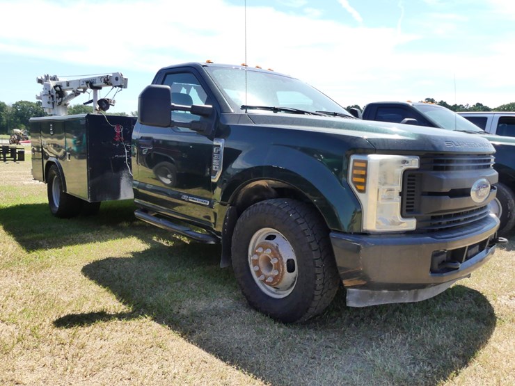 2019-ford-f350-xl-image-2