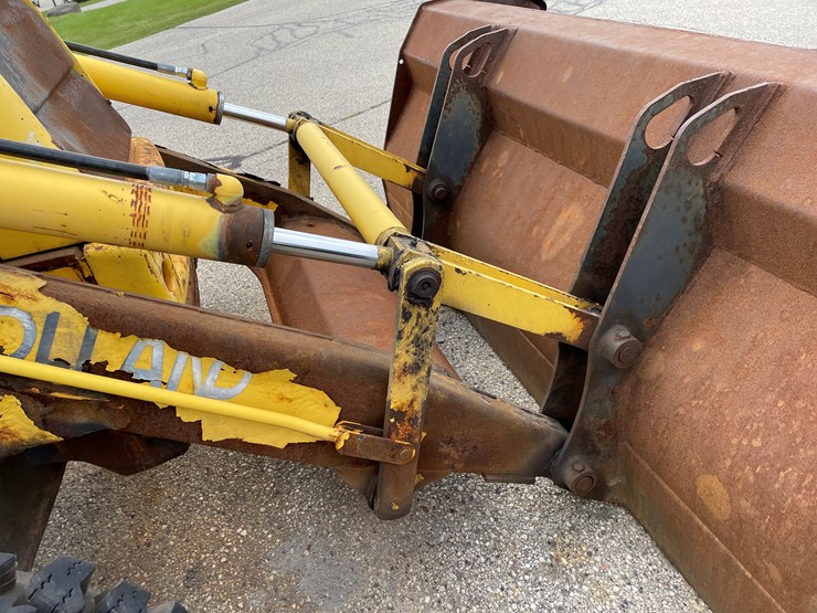 new-holland-lb75b-image-31