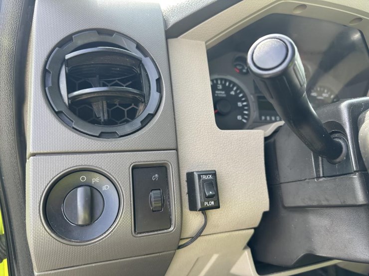 2010-ford-f250-image-31