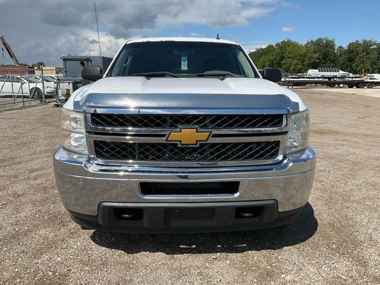 2013-chevrolet-silverado-2500-image-8