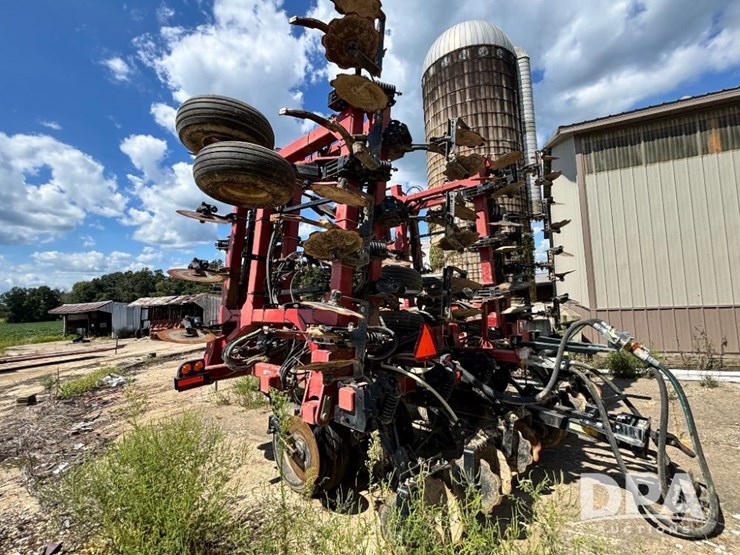 2011-case-ih-24-image-12