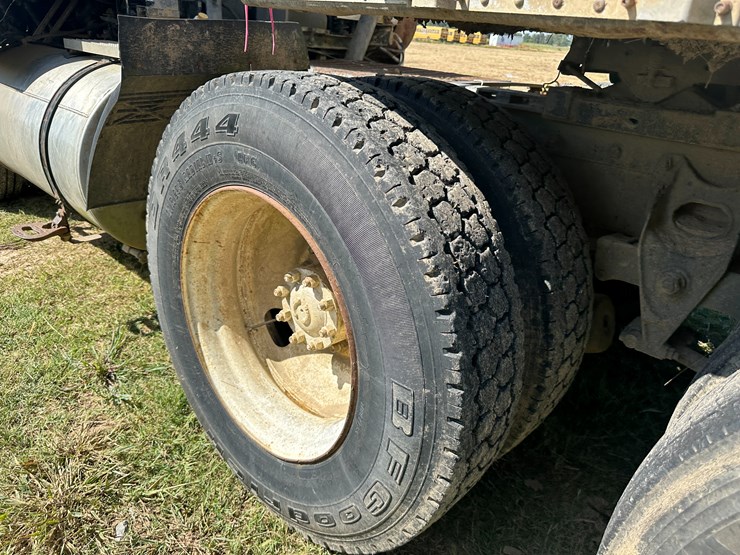 #32159-•-1984-international-co9670-sleeper-truck-tractor-vin:-1hsrdjwr0ehb13117-image-7