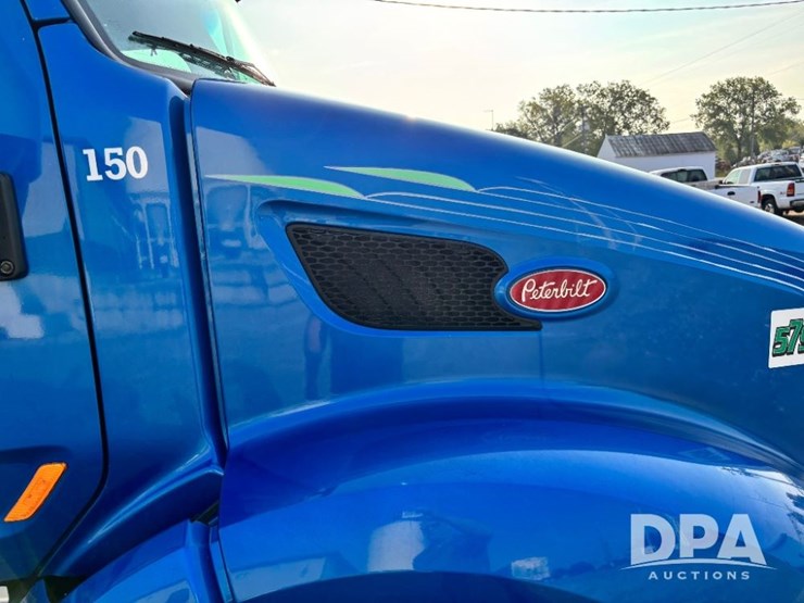 2015-peterbilt-579-image-55