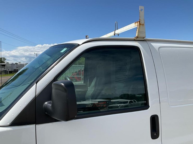 2013-chevrolet-express-g2500-image-16
