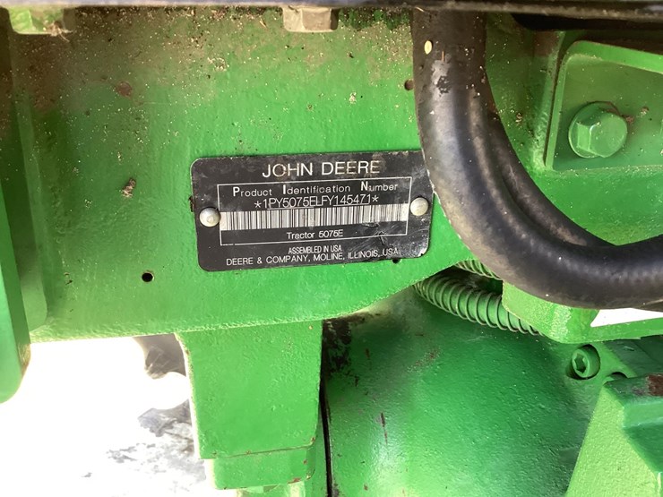 2016-john-deere-5075e-image-17