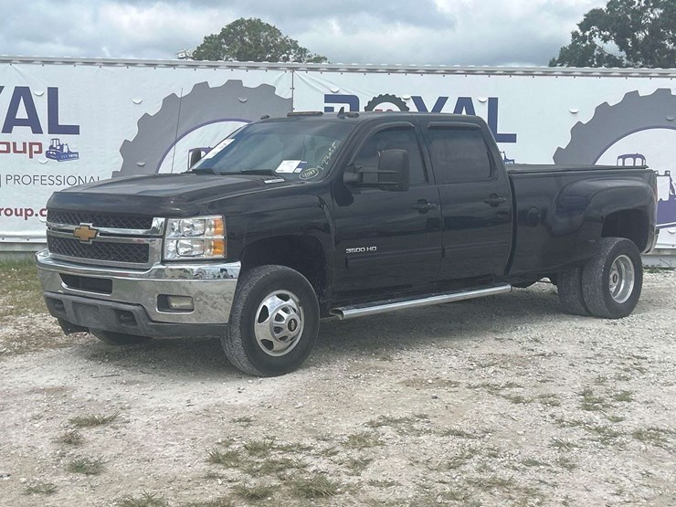 2011-chevrolet-silverado-image-1