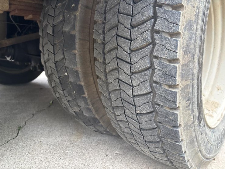 2012-ford-f550-image-33