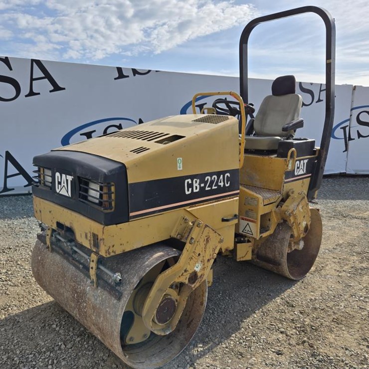 CATERPILLAR CB-224C