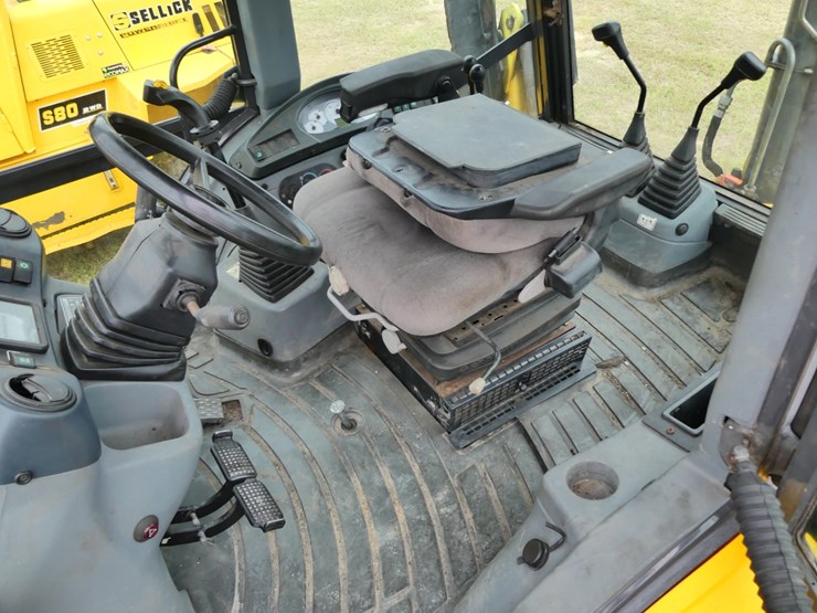 new-holland-b95b-image-14