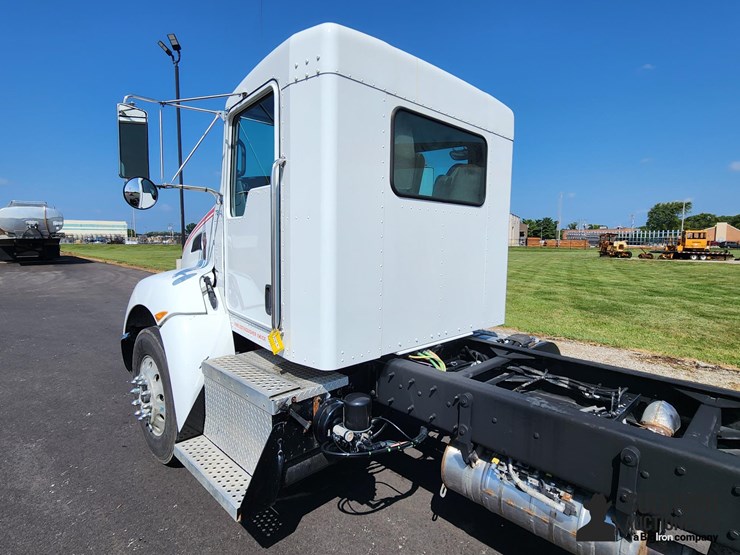 2014-kenworth-t270-image-9