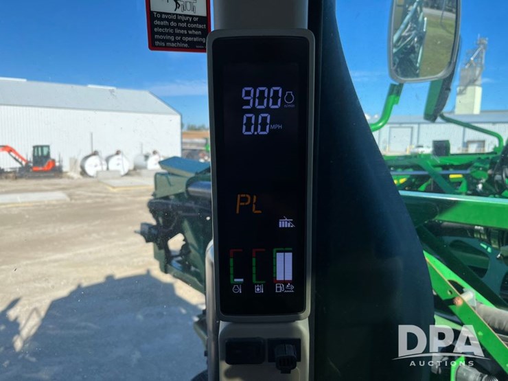 2019-john-deere-r4045-image-102