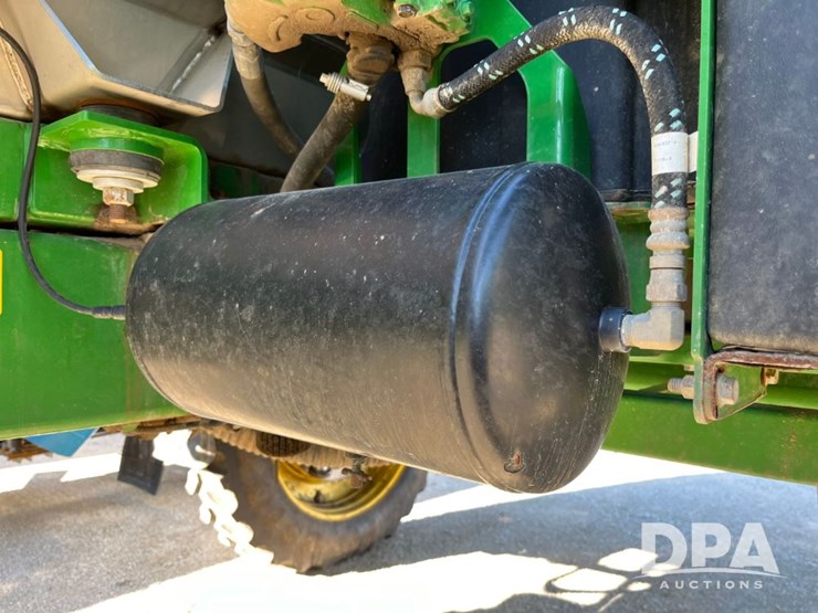 2019-john-deere-r4045-image-31