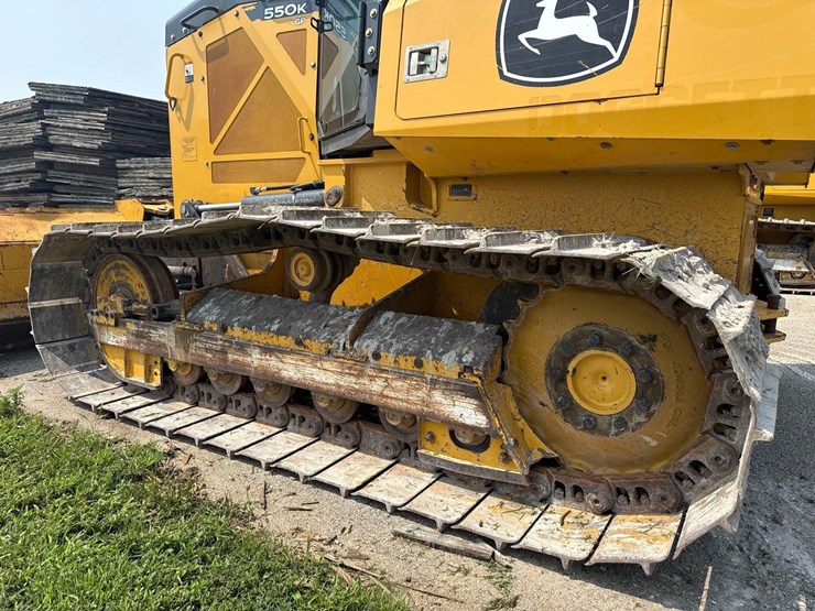 2021-deere-550k-lgp-image-12