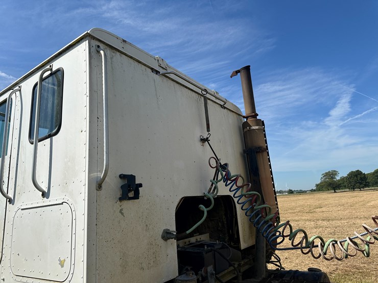 #32159-•-1984-international-co9670-sleeper-truck-tractor-vin:-1hsrdjwr0ehb13117-image-25