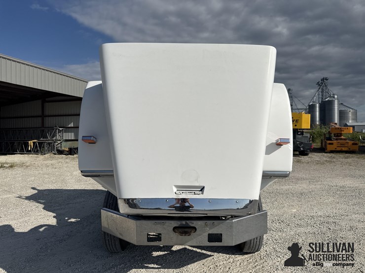 2000-freightliner-fld120-image-9