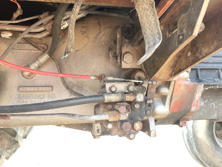 massey-ferguson-2705-image-38