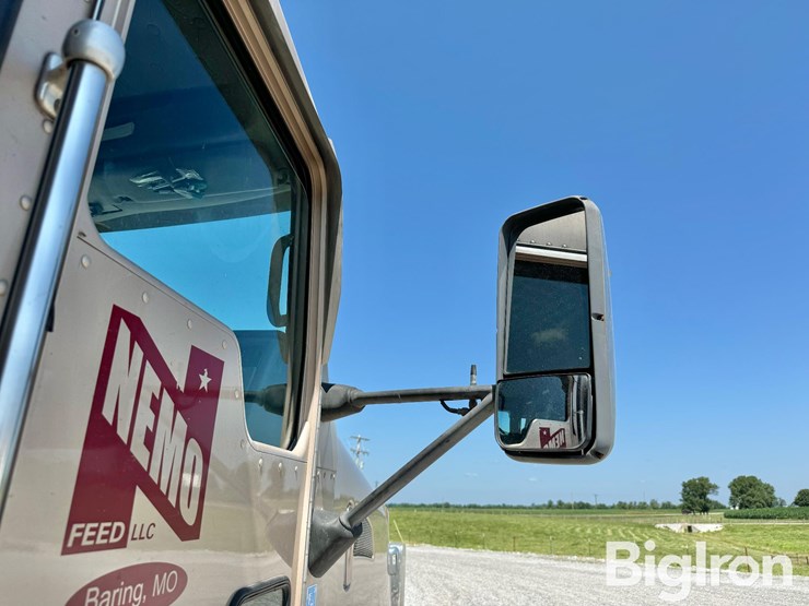 2013-kenworth-t660-image-19