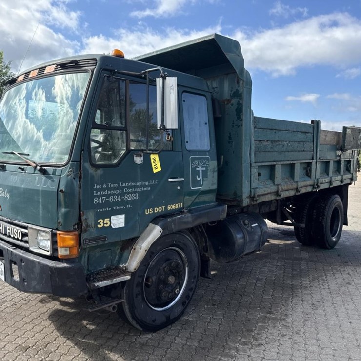 #2512 • 1990 Mitsubishi Fuso Dump Truck