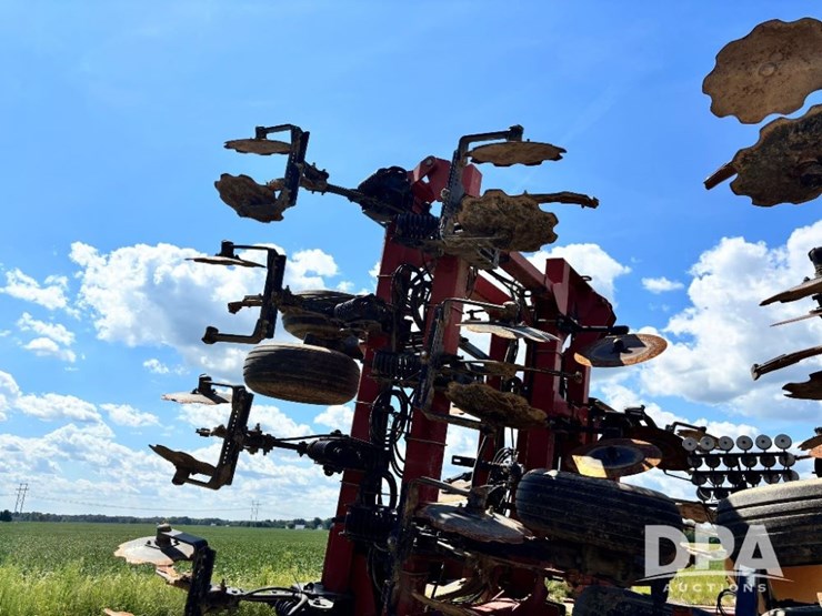 2011-case-ih-24-image-42