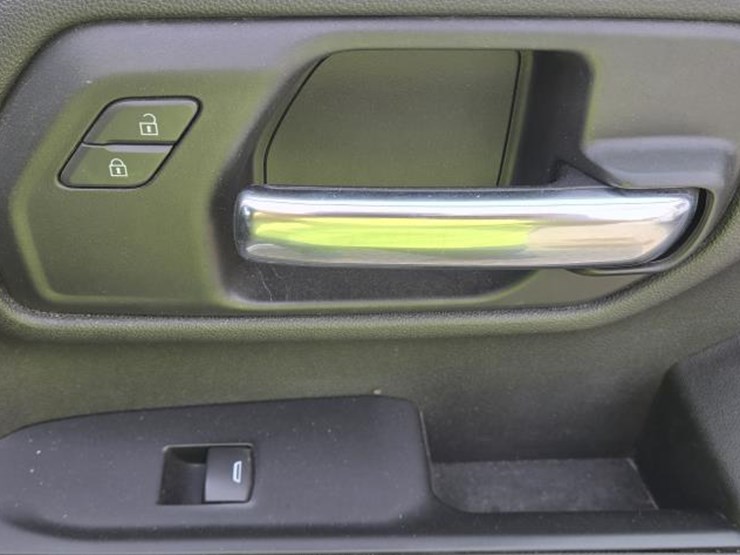 2020-chevrolet-silverado-1500-image-33
