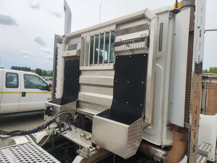 2019-western-star-4900sf-image-23