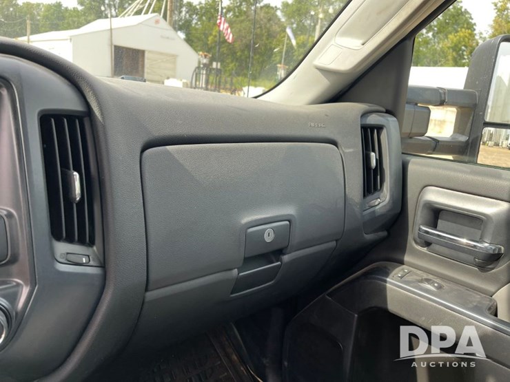 2015-gmc-2500-image-58