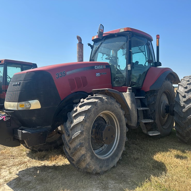 #32189 • 2008 Case International Magnum 335 Tractor