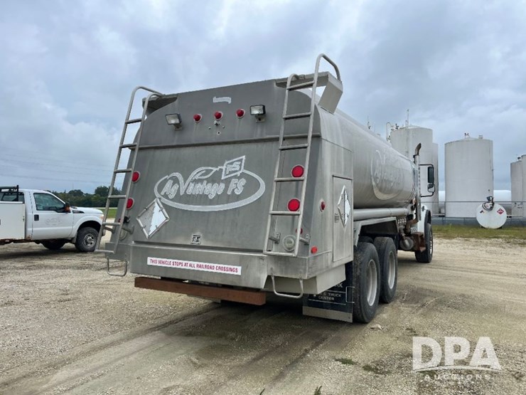 2010-freightliner-business-class-m2-petroleum-truck-(jn2961,-unit-491)-image-14