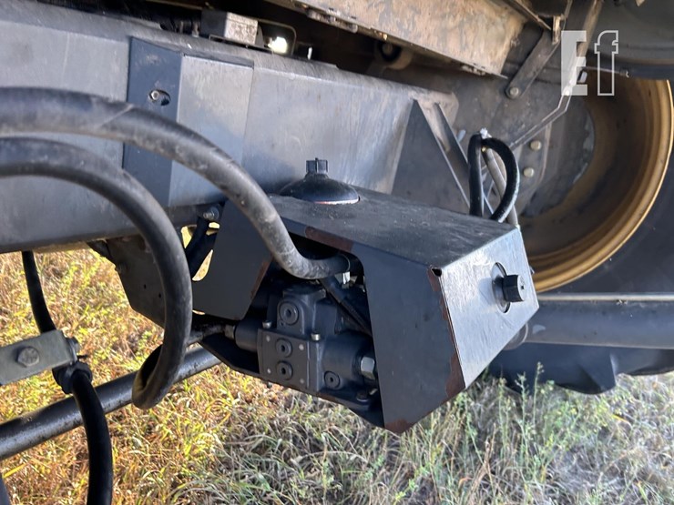 2013-claas-lexion-750-image-54