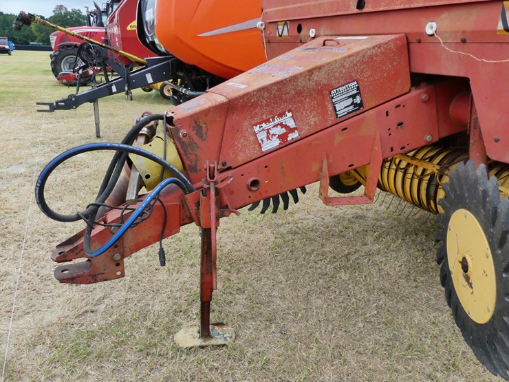 new-holland-650-image-10