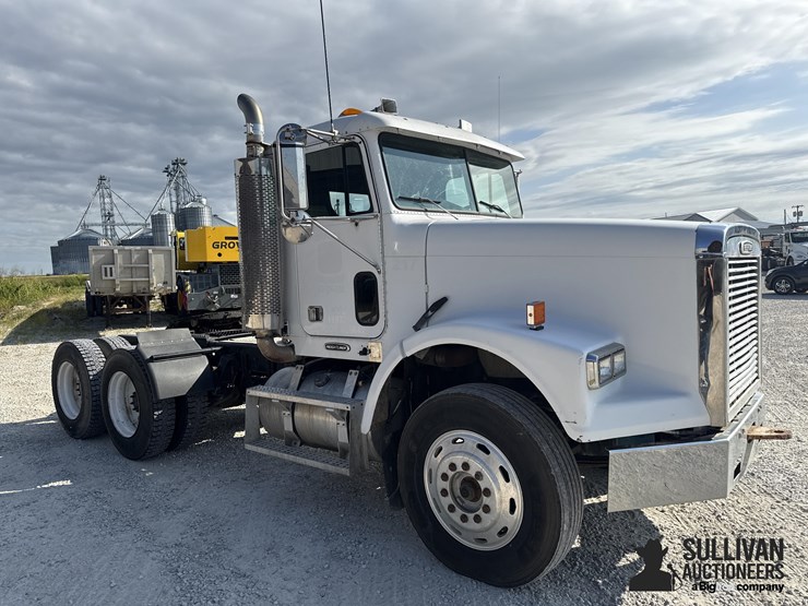 2000-freightliner-fld120-image-3