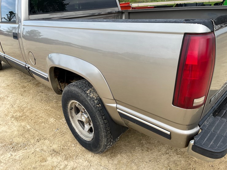 1999-gmc-2500-image-27