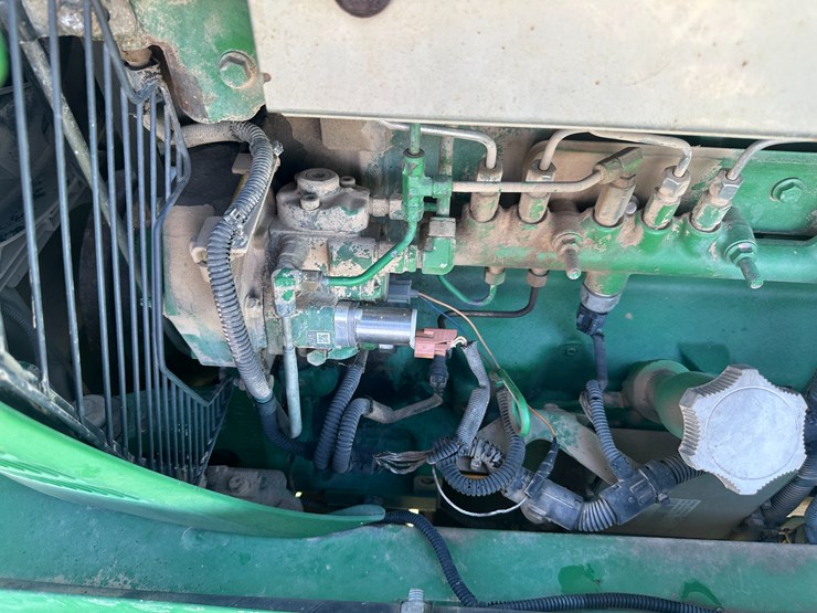 2011-john-deere-4730-image-44