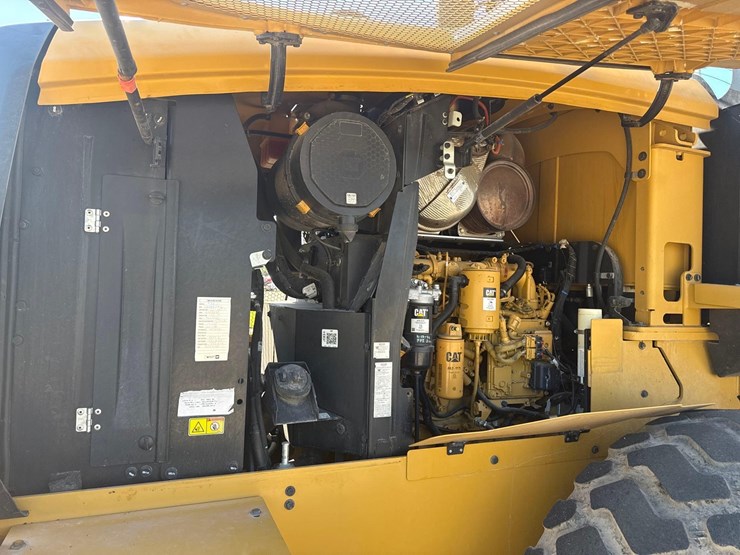 2023-caterpillar-930m-image-13