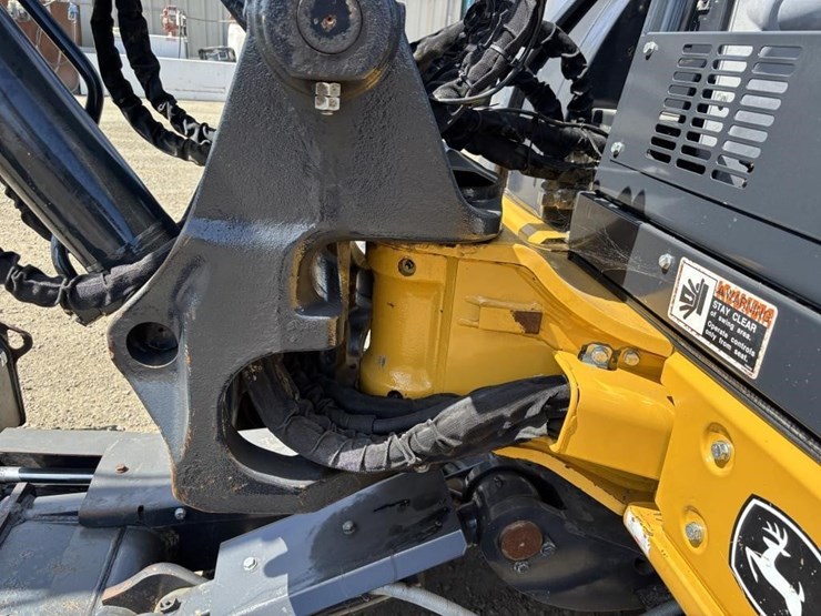 2021-deere-60g-image-21