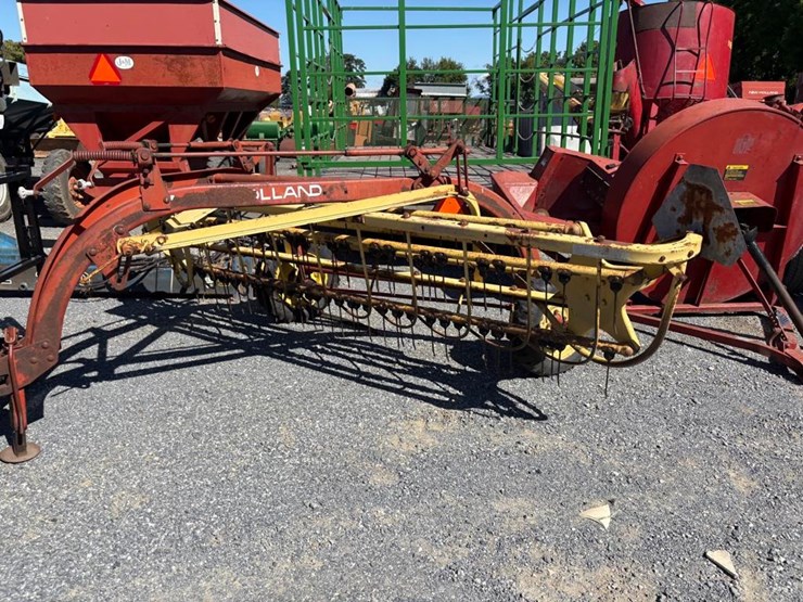 new-holland-256-image-2