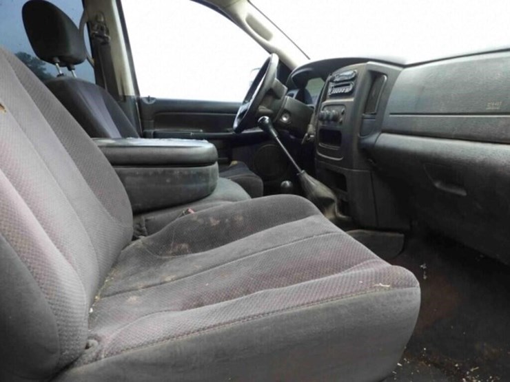 2004-dodge-ram-3500-image-42