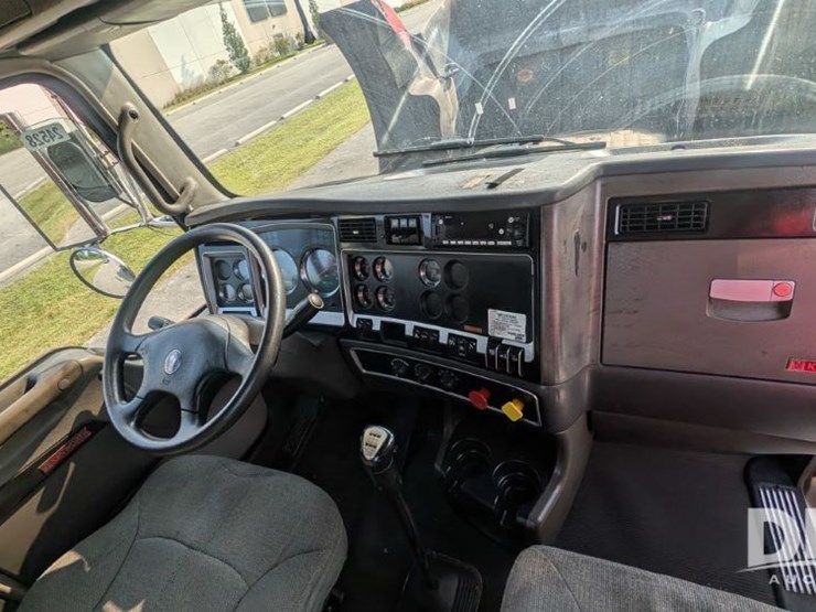 2009-kenworth-t800-image-33