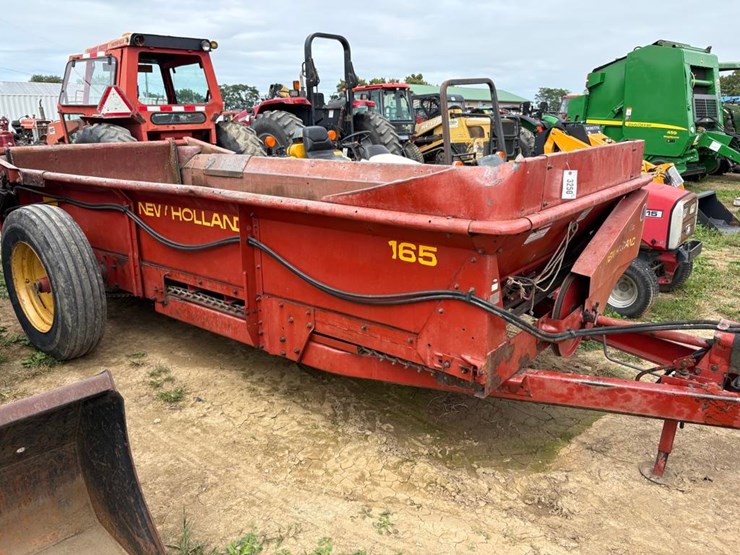 new-holland-165-image-1