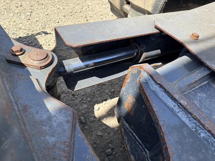 2021-deere-60g-image-11