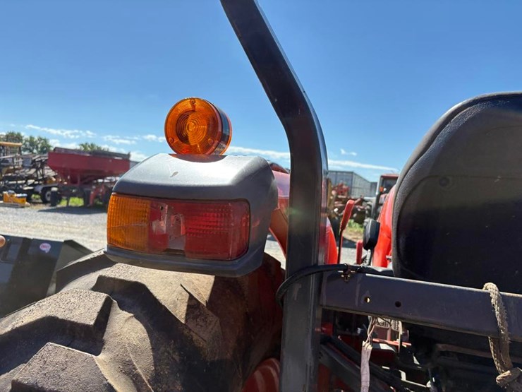 2023-kubota-mx5400-image-15