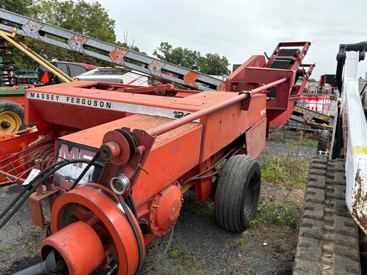 massey-ferguson-124-image-7
