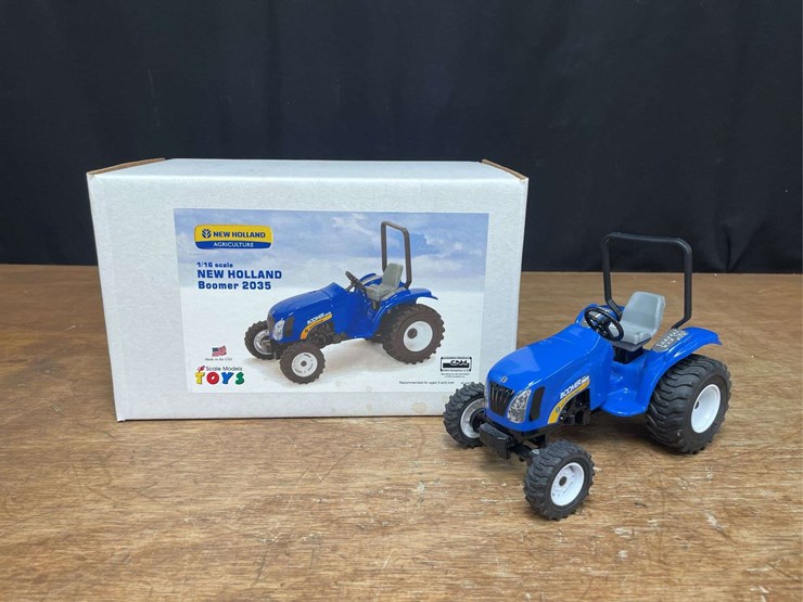 new-holland-boomer-2035-image-1